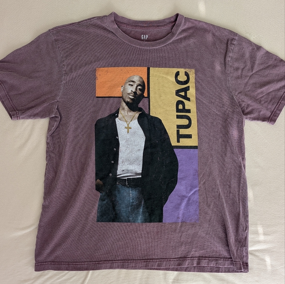 GAP Men's Purple Graphic Tee with Tupac 2Pac Design